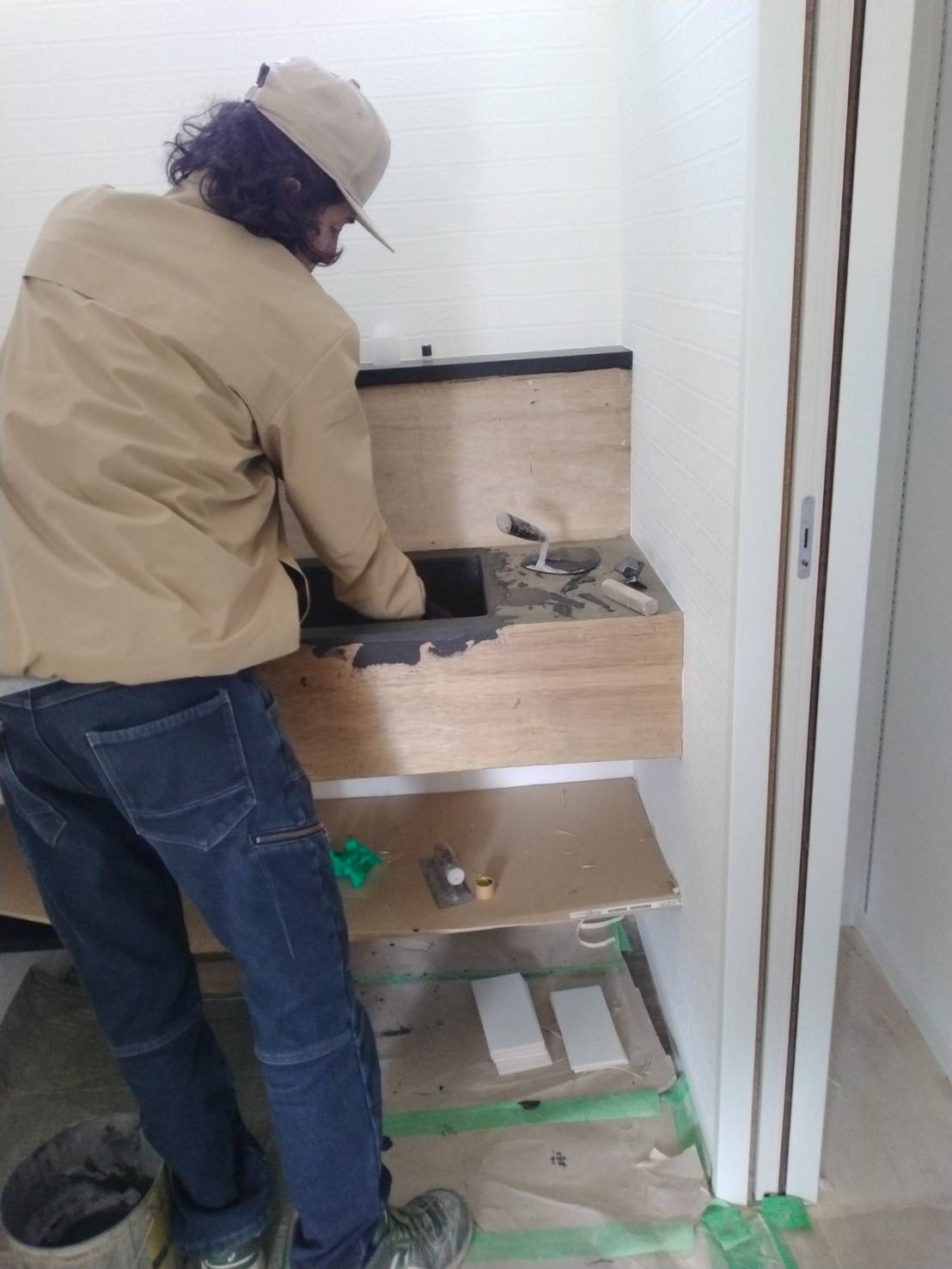 造作洗面造作中！